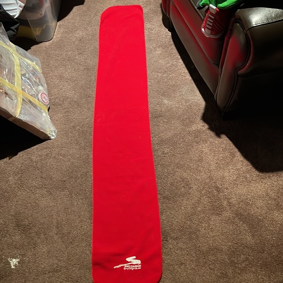Ski Dubai red scarf, embroidered from a smoke free home - Picture 2 of 2
